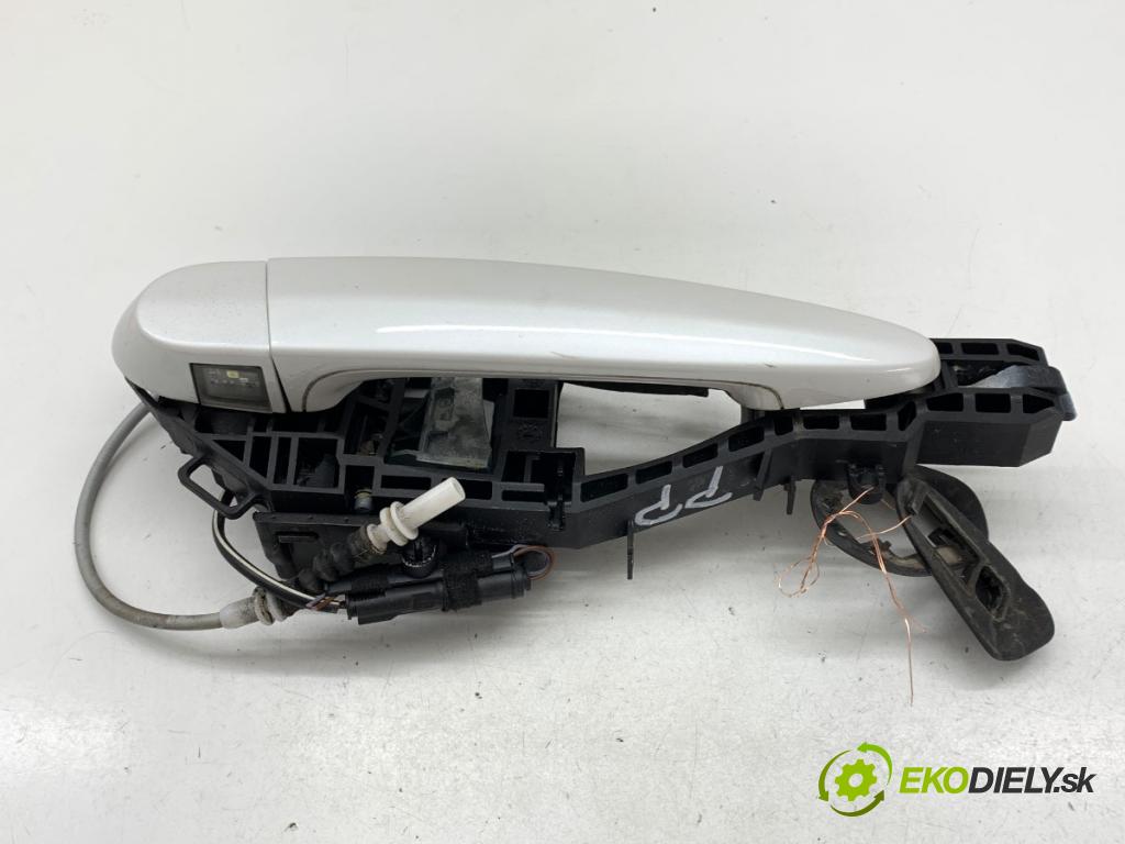 BMW F20 liftback 2011 100 kW 116 i 1598 Kľučka vonkajšia pravy predný 7297750