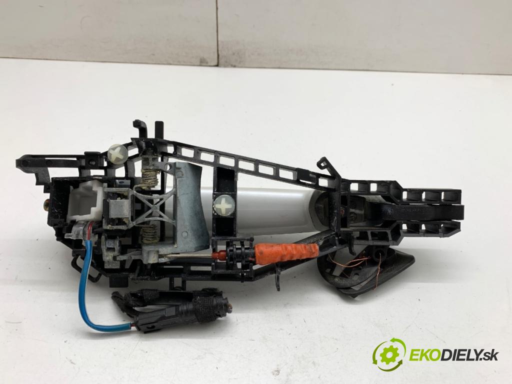 BMW F20 liftback 2011 100 kW 116 i 1598 Kľučka vonkajšia ľavy zad