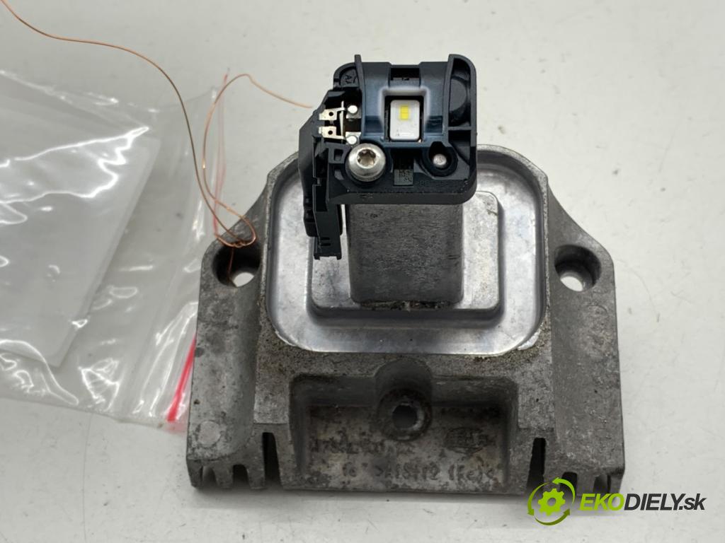 BMW F20 liftback 2011 100 kW 116 i 1598 Menič Modul LED 178422-00