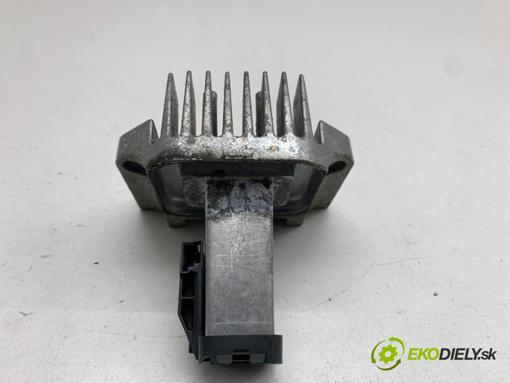 BMW F20 liftback 2011 100 kW 116 i 1598 Menič Modul LED 178422-00