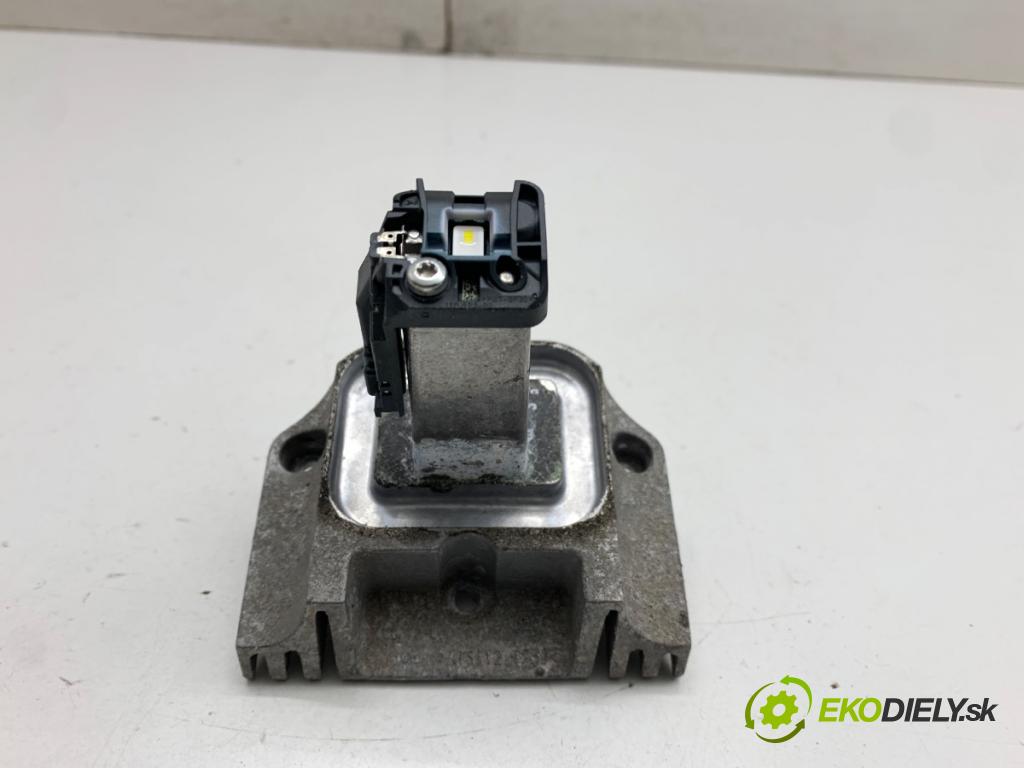 BMW F20 liftback 2011 100 kW 116 i 1598 Menič Modul LED 178422-00