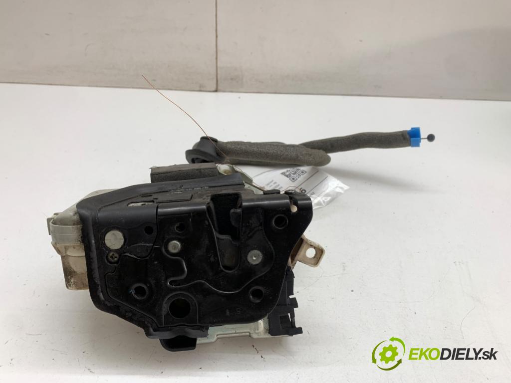 AUDI A1 8X liftback 2011 63 kW 1.2 TFSI 1197 zámok Dvere ľavy predný 8X0959672C