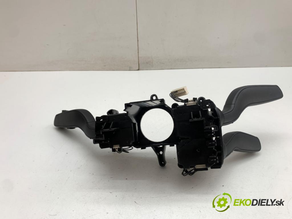 AUDI A1 8X liftback 2011 63 kW 1.2 TFSI 1197 přepínač kombinovaný 8X0953501E (Páčky pod volantem)