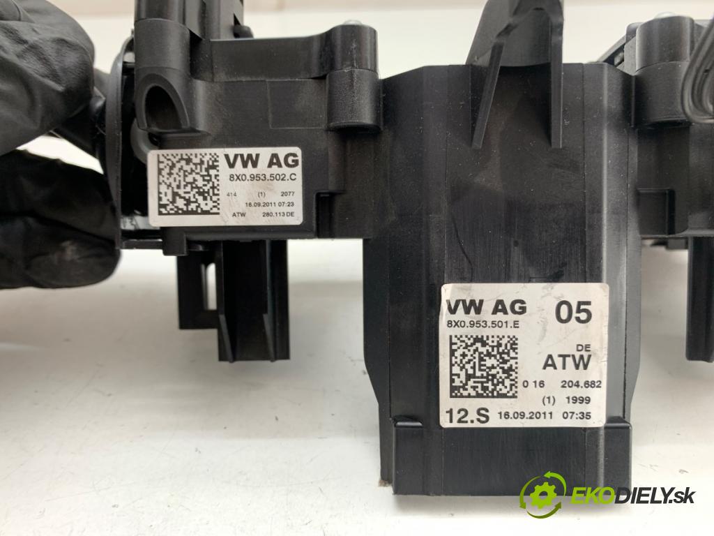 AUDI A1 8X liftback 2011 63 kW 1.2 TFSI 1197 přepínač kombinovaný 8X0953501E (Páčky pod volantem)