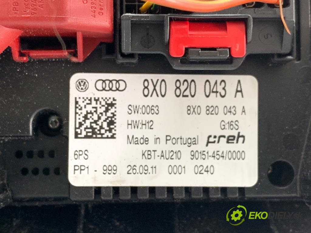 AUDI A1 8X liftback 2011 63 kW 1.2 TFSI 1197 Panel ovládaní topení 8X0820043A (Páčky pod volantem)