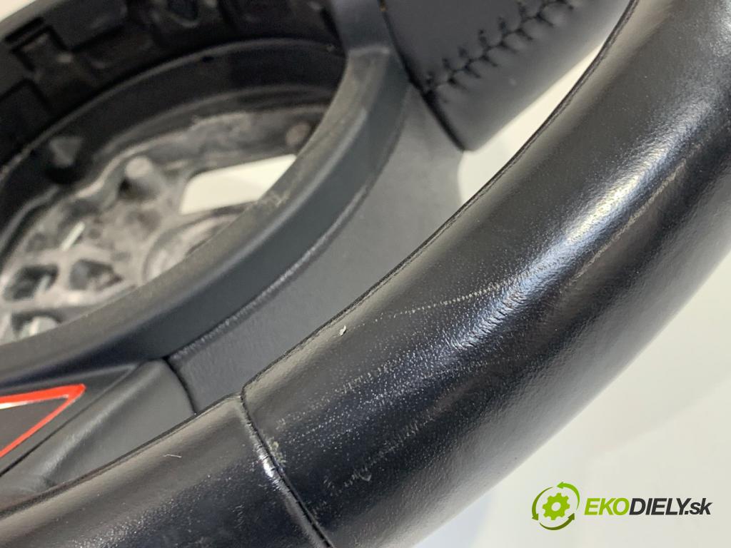 AUDI A1 8X liftback 2011 63 kW 1.2 TFSI 1197 Volant 8X0419091K (Volant)