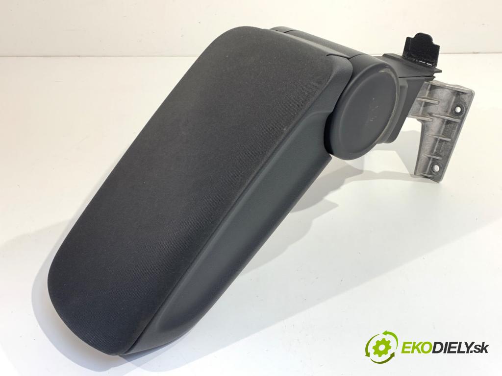 AUDI A1 8X liftback 2011 63 kW 1.2 TFSI 1197 loketní opěrka 8X0864283A (Loketní opěrka)
