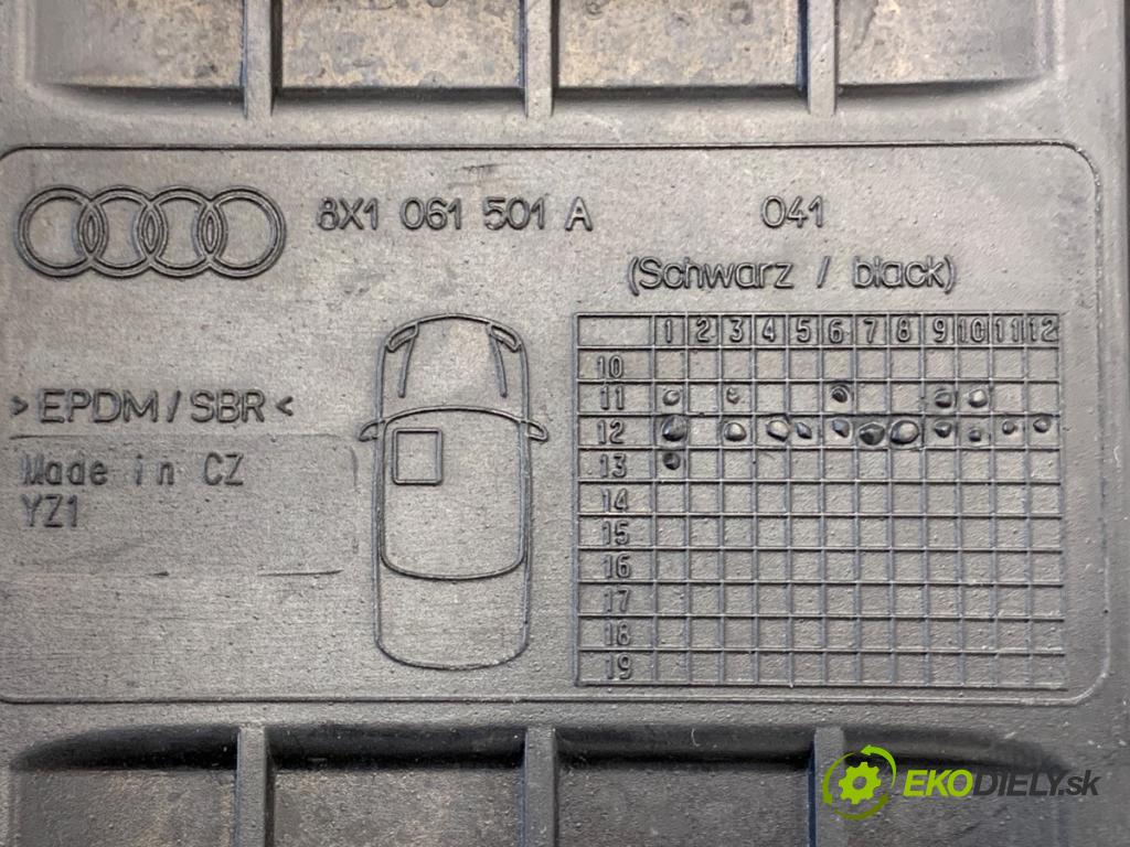 AUDI A1 8X liftback 2011 63 kW 1.2 TFSI 1197 koberček PRYŽ: 8X1061501A