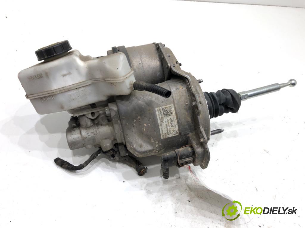 SKODA OCTAVIA IV Kombi 2020 85 kW 2.0 TDI 1968 posilovač bŕzd 5WB614105T