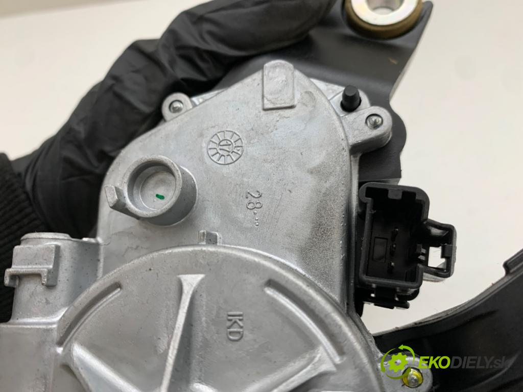 FORD MONDEO MK5 Kombi 2017 110 kW 2.0 TDCi 1998 Motor stieračov zad DS73-17404-BA