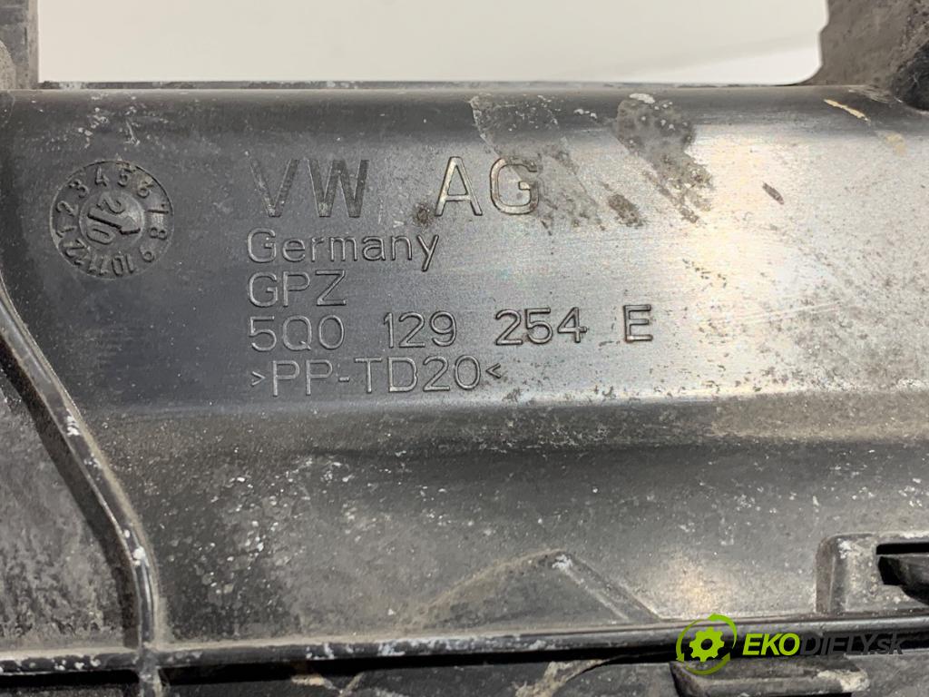 SKODA OCTAVIA IV Kombi 2020 85 kW 2.0 TDI 1968 Volant vzduchu 5Q0129254E