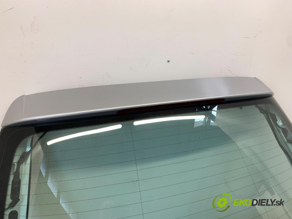 AUDI A4 B8 Kombi 2012 105 kW 2.0 TDI 1968 kapota zad
