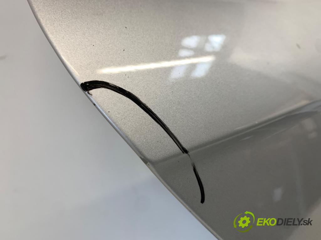 AUDI A4 B8 Kombi 2012 105 kW 2.0 TDI 1968 dveře pravý zadní část