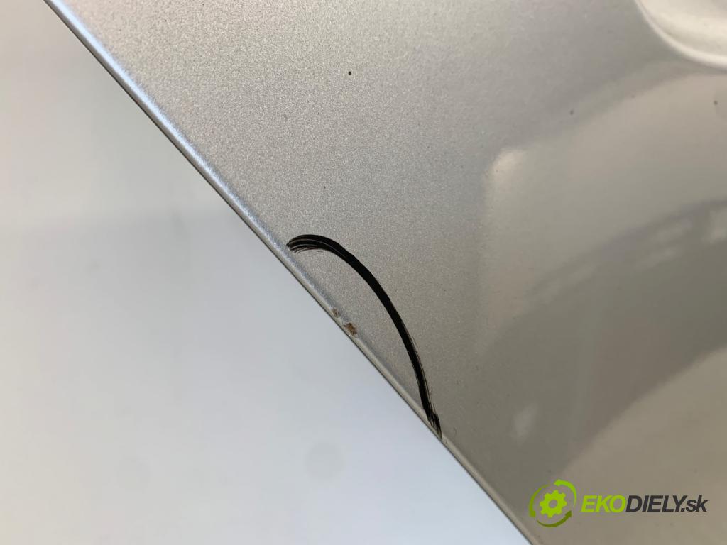 AUDI A4 B8 Kombi 2012 105 kW 2.0 TDI 1968 dveře pravý zadní část