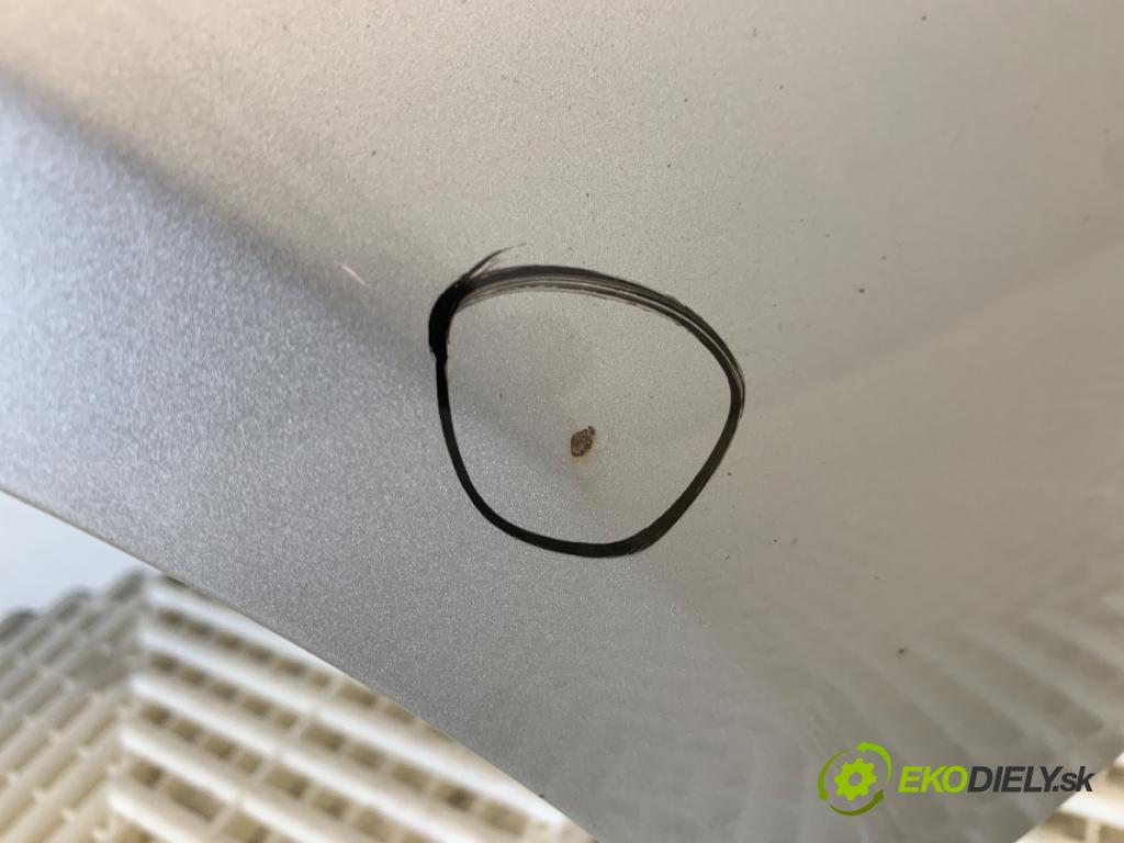 AUDI A4 B8 Kombi 2012 105 kW 2.0 TDI 1968 Blatník pravy predný