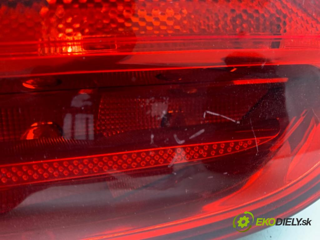 AUDI A4 B8 Kombi 2012 105 kW 2.0 TDI 1968 Svetlo pravy zad vnútorná 8K9945094