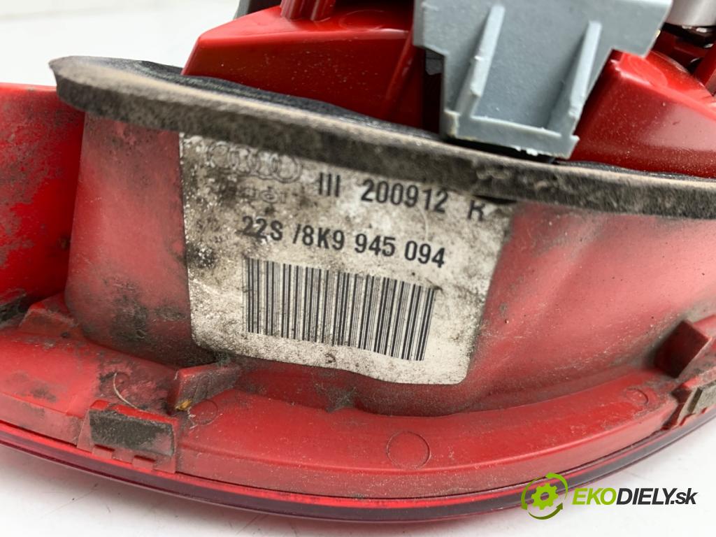 AUDI A4 B8 Kombi 2012 105 kW 2.0 TDI 1968 Svetlo pravy zad vnútorná 8K9945094
