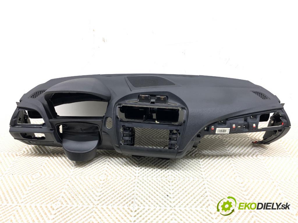 BMW F20 liftback 2011 100 kW 116 i 1598 Palubná doska VANKÚŠ: spolujazdca 