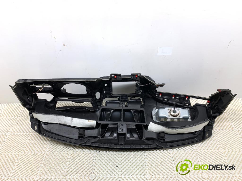 BMW F20 liftback 2011 100 kW 116 i 1598 Palubná doska VANKÚŠ: spolujazdca