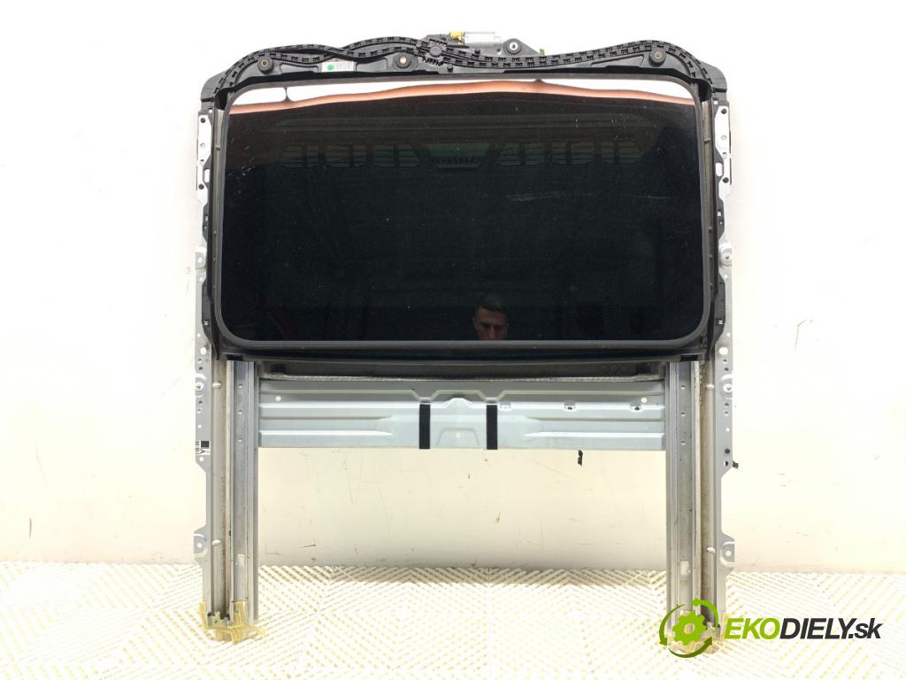 BMW F20 liftback 2011 100 kW 116 i 1598 strešné okno 7249799 (Sklo karosérie)