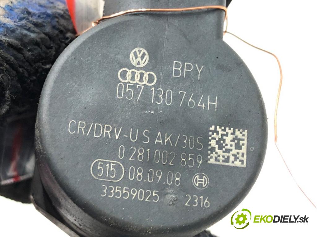 AUDI A4 B8 Kombi 2009 125 kW 2.0 TDI quattro 1968 Regulátor tlaku paliva 057130764H (Palivový systém ostatné)