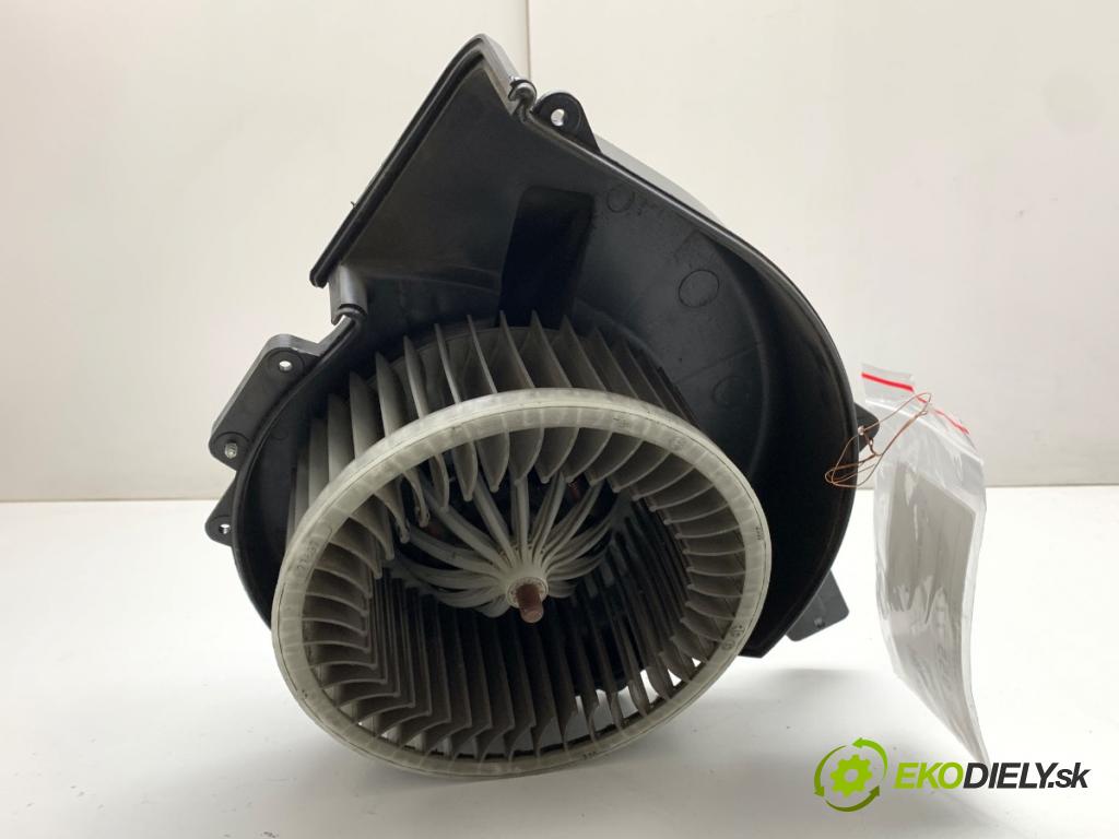AUDI A1 8X liftback 2011 63 kW 1.2 TFSI 1197 ventilátor kúrenia 6Q1819015J