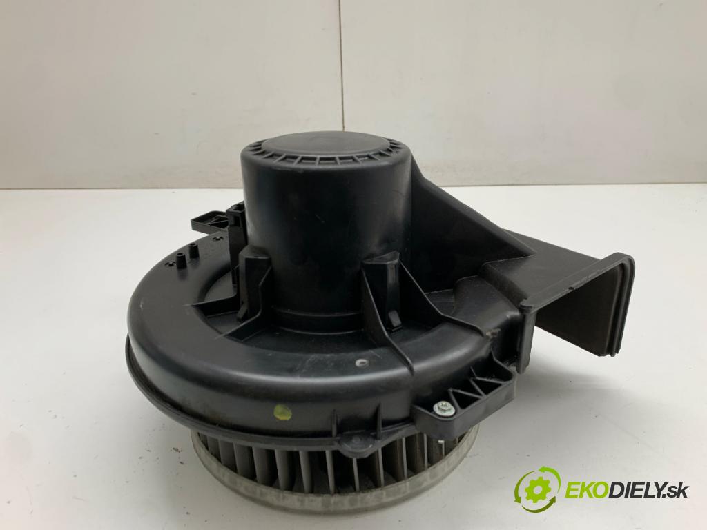 AUDI A1 8X liftback 2011 63 kW 1.2 TFSI 1197 ventilátor kúrenia 6Q1819015J