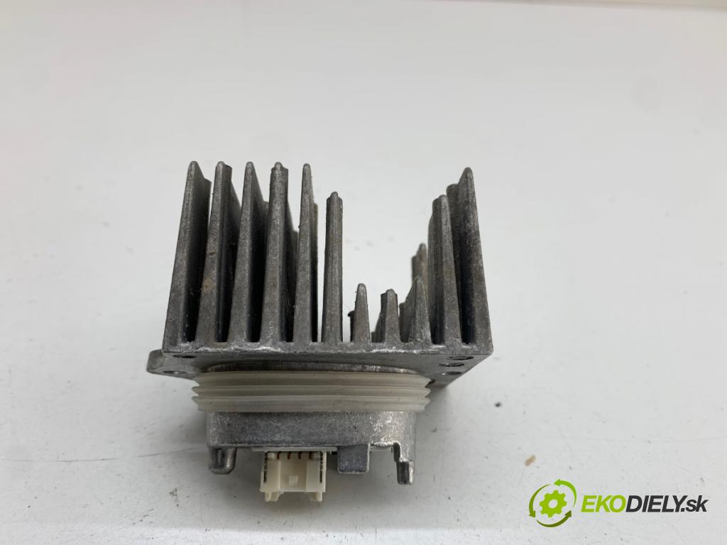 AUDI A1 8X liftback 2011 63 kW 1.2 TFSI 1197 modul LED 2944-2