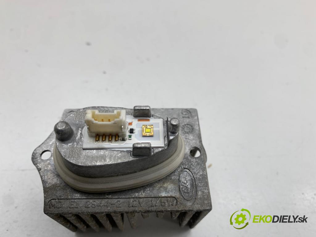 AUDI A1 8X liftback 2011 63 kW 1.2 TFSI 1197 modul LED 2944-2