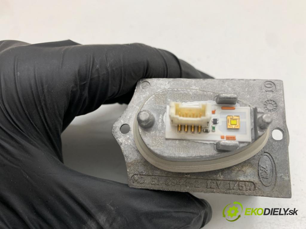 AUDI A1 8X liftback 2011 63 kW 1.2 TFSI 1197 modul LED 2944-2