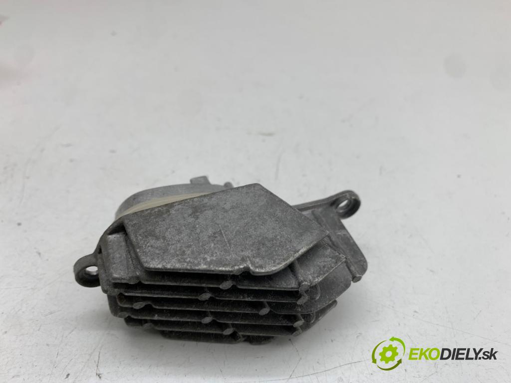 AUDI A1 8X liftback 2011 63 kW 1.2 TFSI 1197 modul LED 2944-1