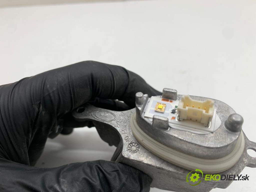 AUDI A1 8X liftback 2011 63 kW 1.2 TFSI 1197 modul LED 2944-1