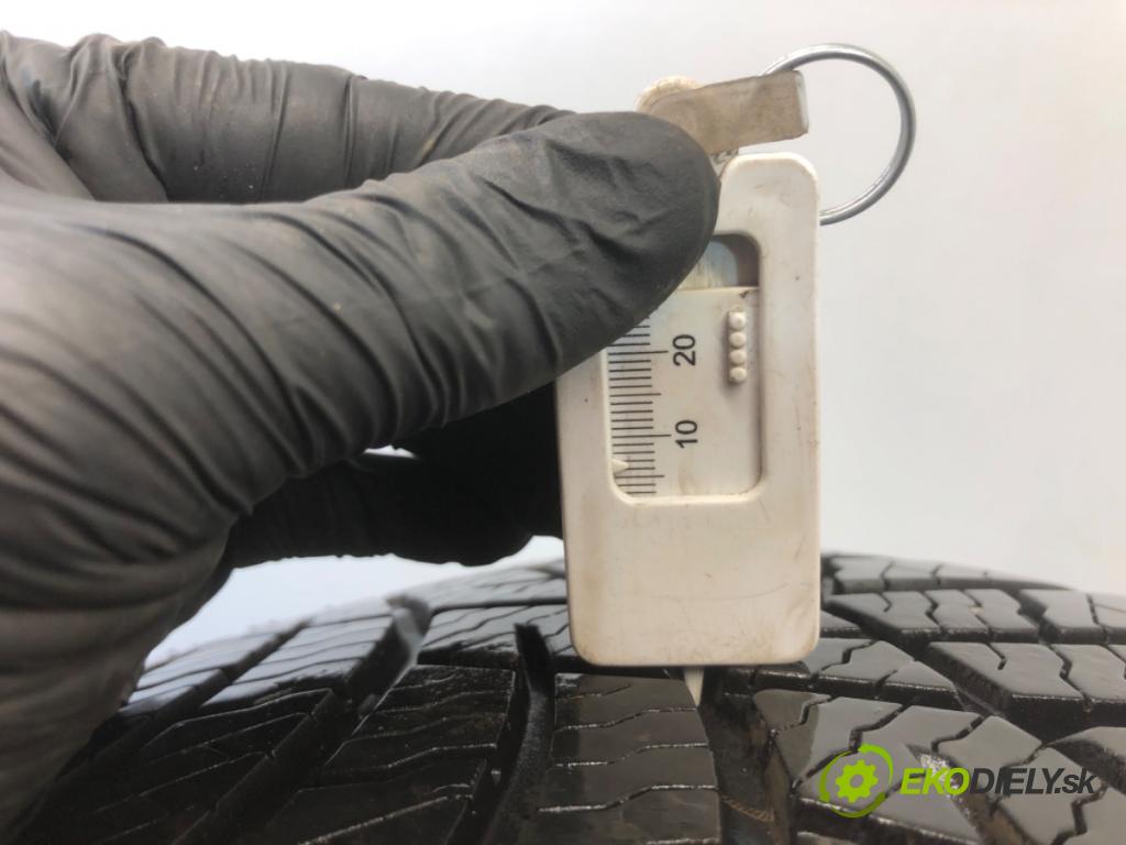 --- ---      PNEUMATIKY: PARA: VÍCENÁ SEZÓNA: 205/60 R16 ZEETEX