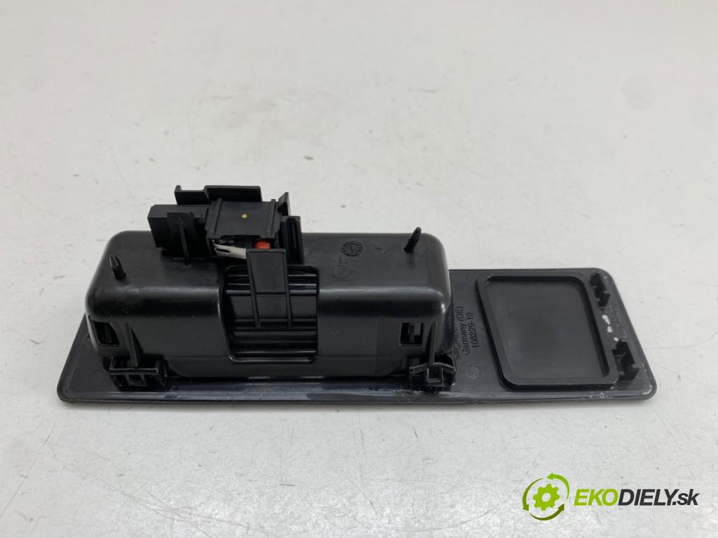 BMW F10 sedan 2011 120 kW 520 d 1995 klika dveří zadní část 108229-10