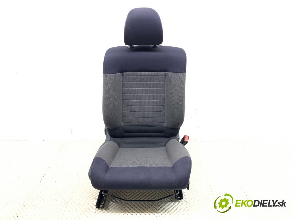 CITROEN C4 CACTUS liftback 2015 60 kW 1.2 VTi 82 1199 sedadlo pravý přední část 