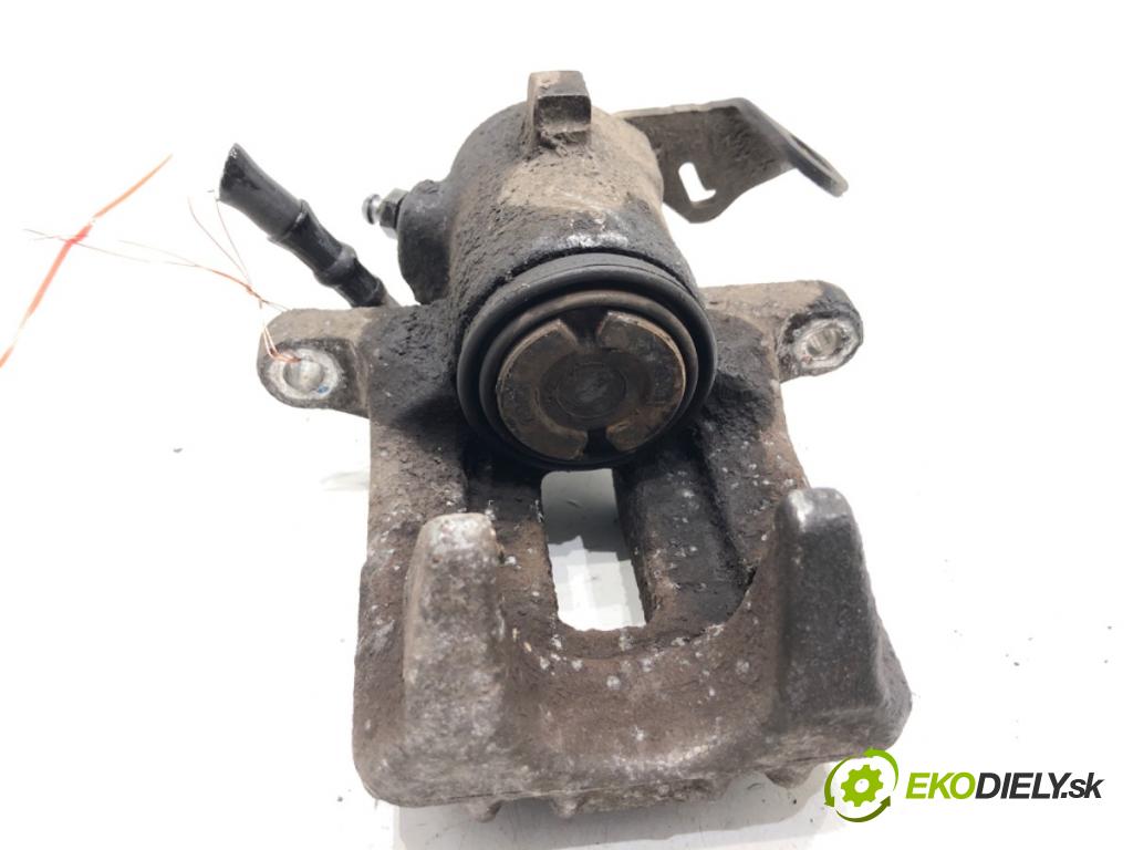AUDI A1 8X liftback 2011 63 kW 1.2 TFSI 1197 Brzdič strmeň pravy zad