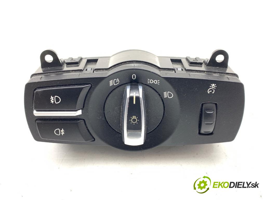 BMW F10 sedan 2011 120 kW 520 d 1995 spínač světel 
