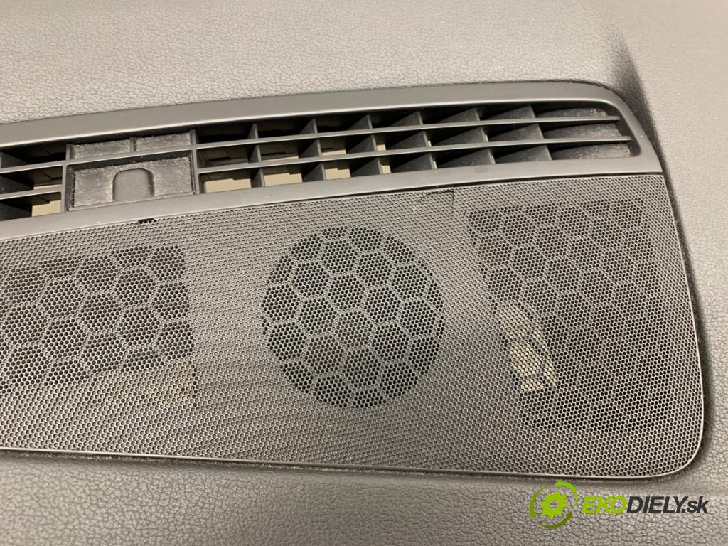 AUDI A4 B8 Kombi 2012 105 kW 2.0 TDI 1968 Palubná doska 8K1857041D (Palubná doska)