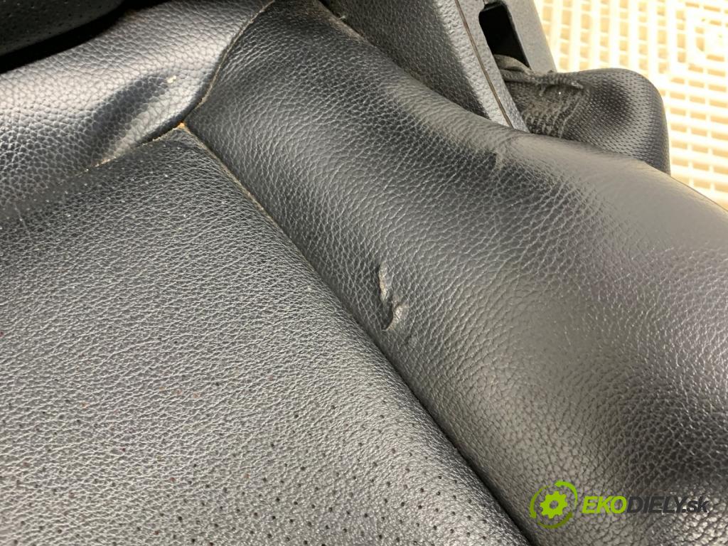 MERCEDES-BENZ S204 Kombi 2011 125 kW C 220 CDI (204.202) 2143 sedadlo levý přední část