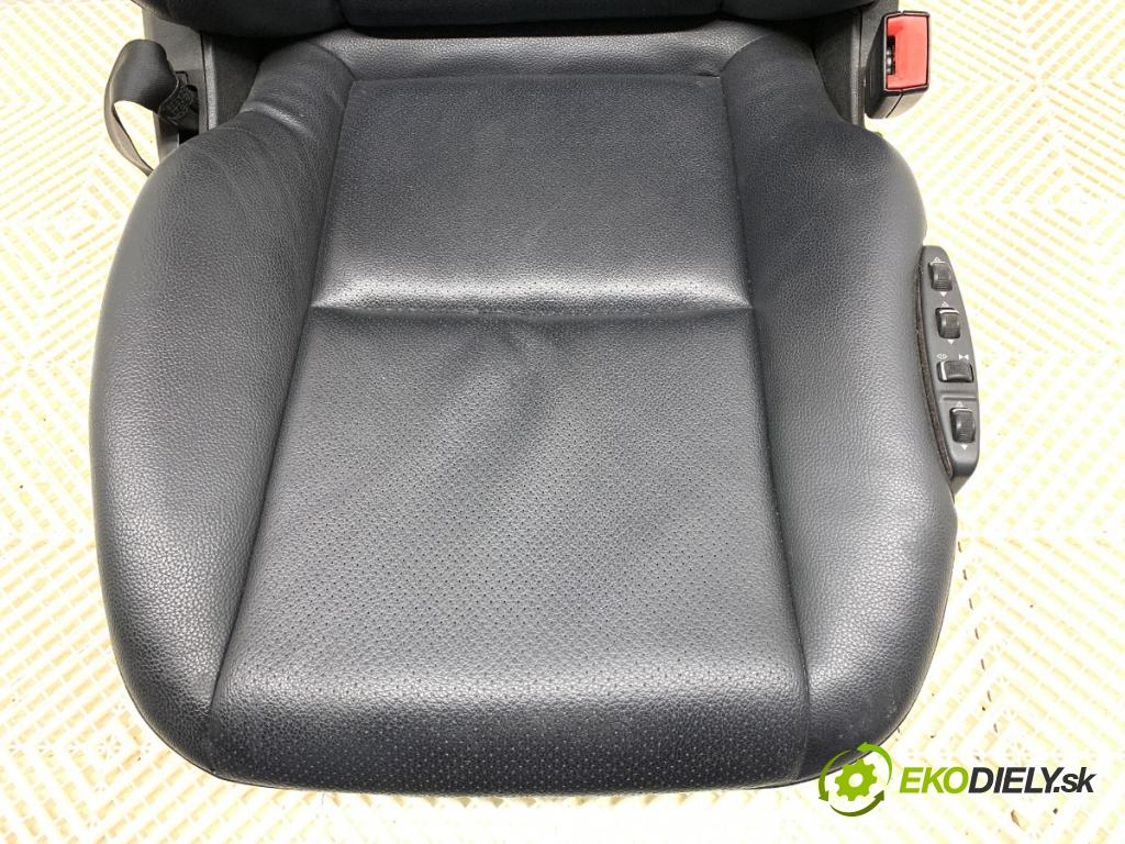 MERCEDES-BENZ S204 Kombi 2011 125 kW C 220 CDI (204.202) 2143 sedadlo pravý přední část