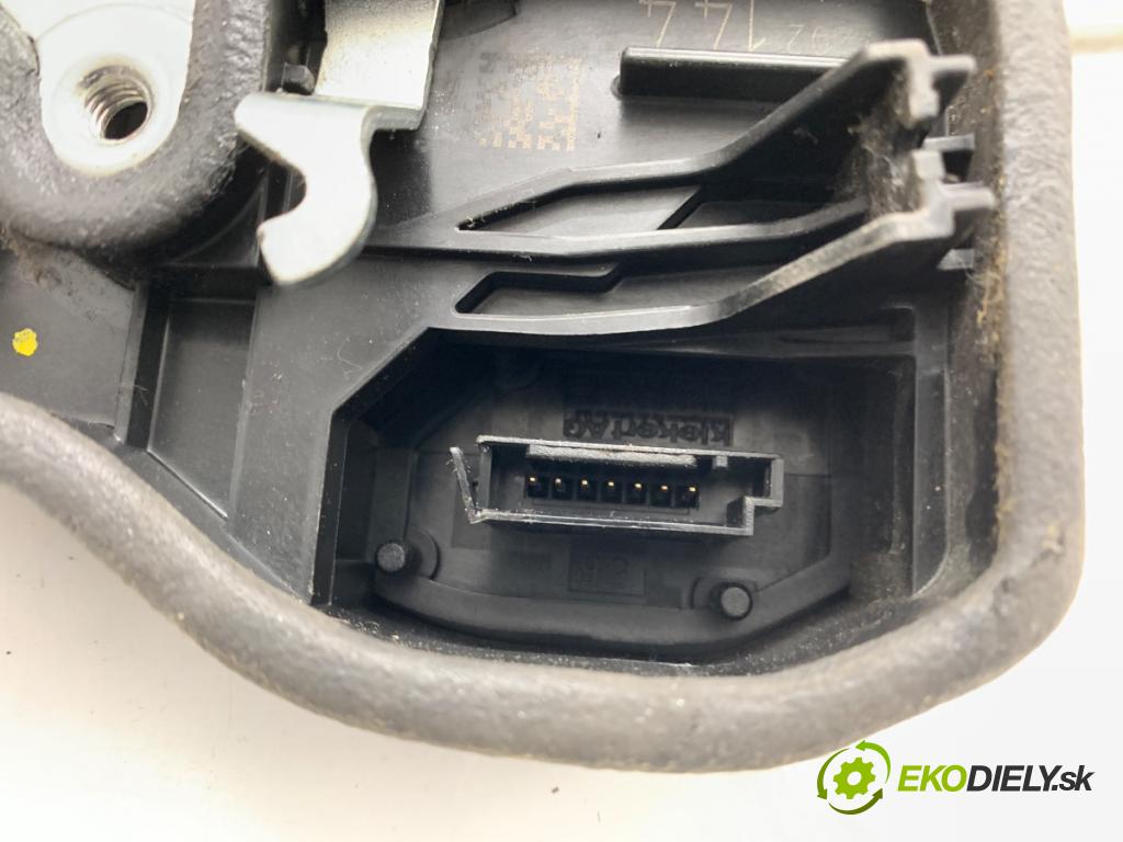 BMW F10 sedan 2011 120 kW 520 d 1995 zámok Dvere pravy predný 7202144