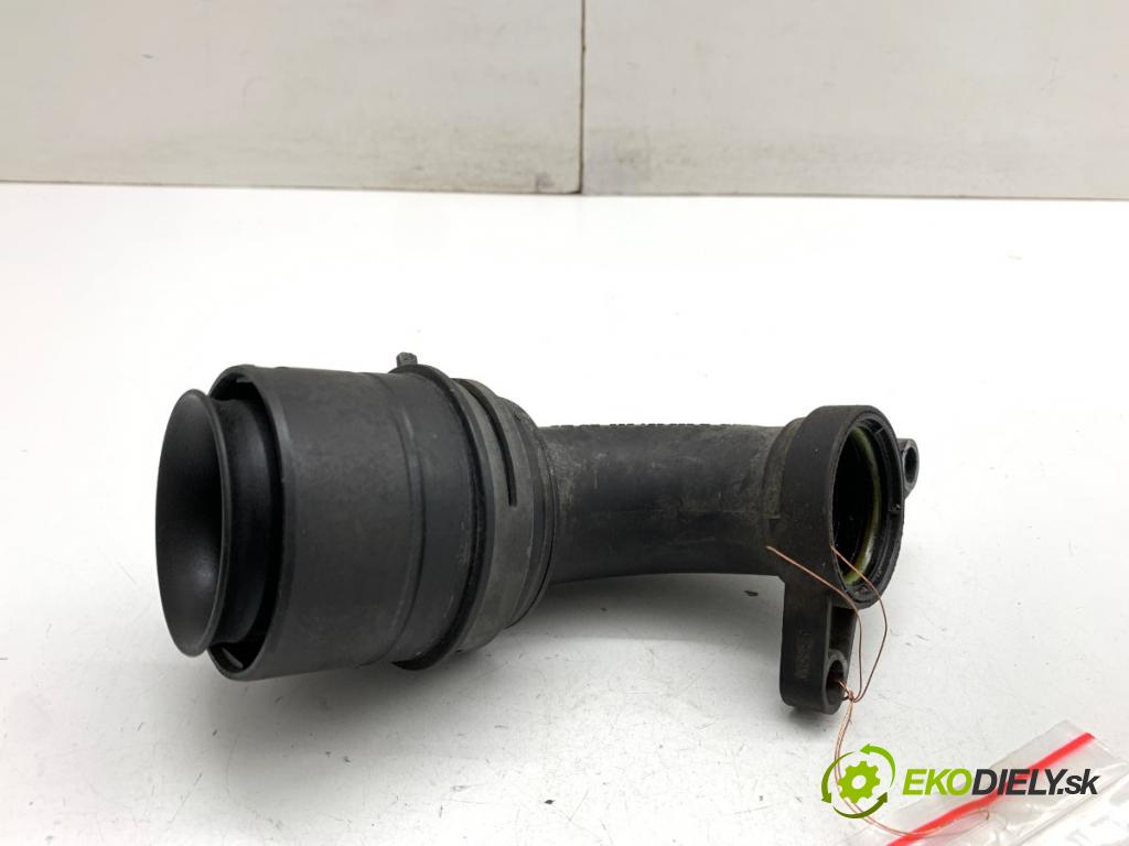 AUDI A1 8X liftback 2011 63 kW 1.2 TFSI 1197 Rúra vzduchu 03F129656G