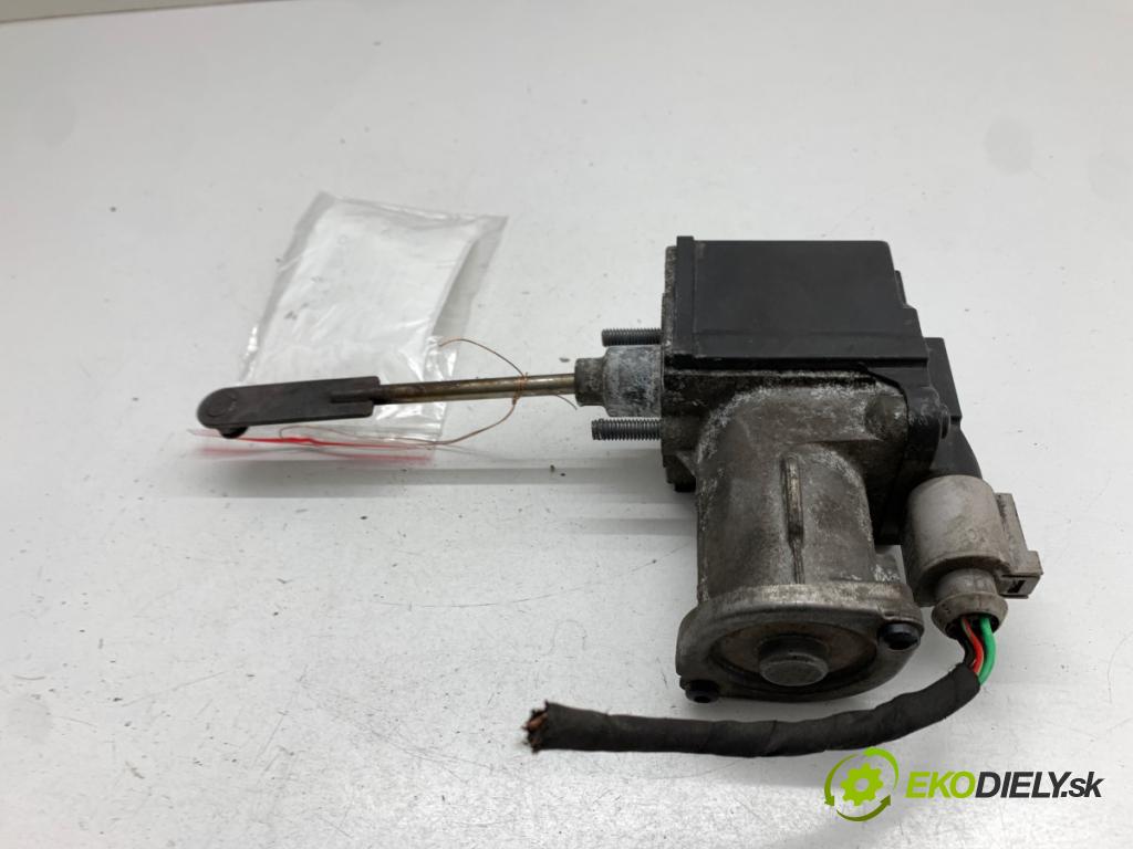 AUDI A1 8X liftback 2011 63 kW 1.2 TFSI 1197 Nastavovač TURBODUCHADLO: 03F145725G