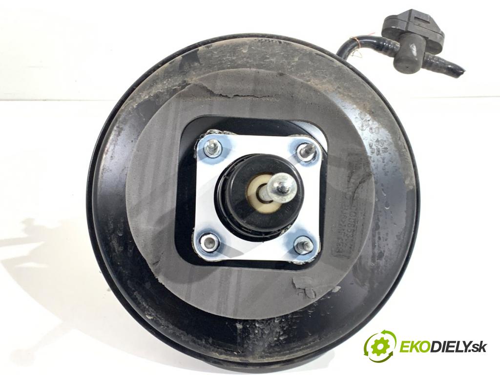 AUDI A1 8X liftback 2011 63 kW 1.2 TFSI 1197 posilovač bŕzd 6R1614105E