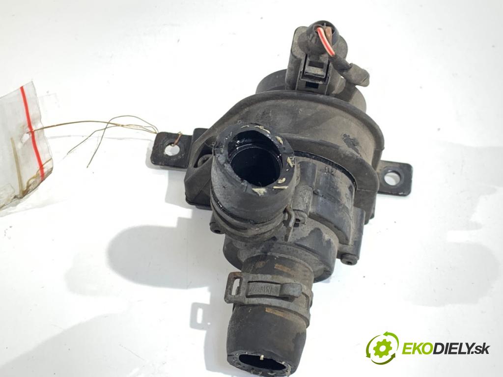 AUDI A1 8X liftback 2011 63 kW 1.2 TFSI 1197 DALŠÍ: Pumpa vody 1K0965561L (Vodná pumpa)