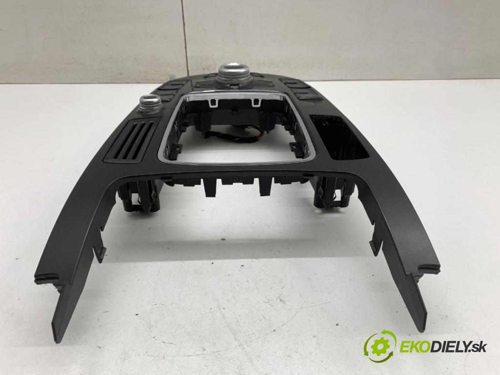 AUDI A4 B8 Kombi 2012 105 kW 2.0 TDI 1968 Panel ovládania navigácie 8T0919611