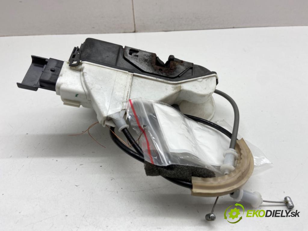CITROEN C4 CACTUS liftback 2015 60 kW 1.2 VTi 82 1199 zámok Dvere ľavy predný PSA016900