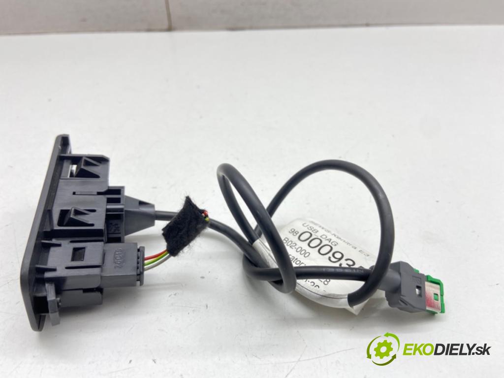 CITROEN C4 CACTUS liftback 2015 60 kW 1.2 VTi 82 1199 HNÍZDO: USB AUX 9800093580