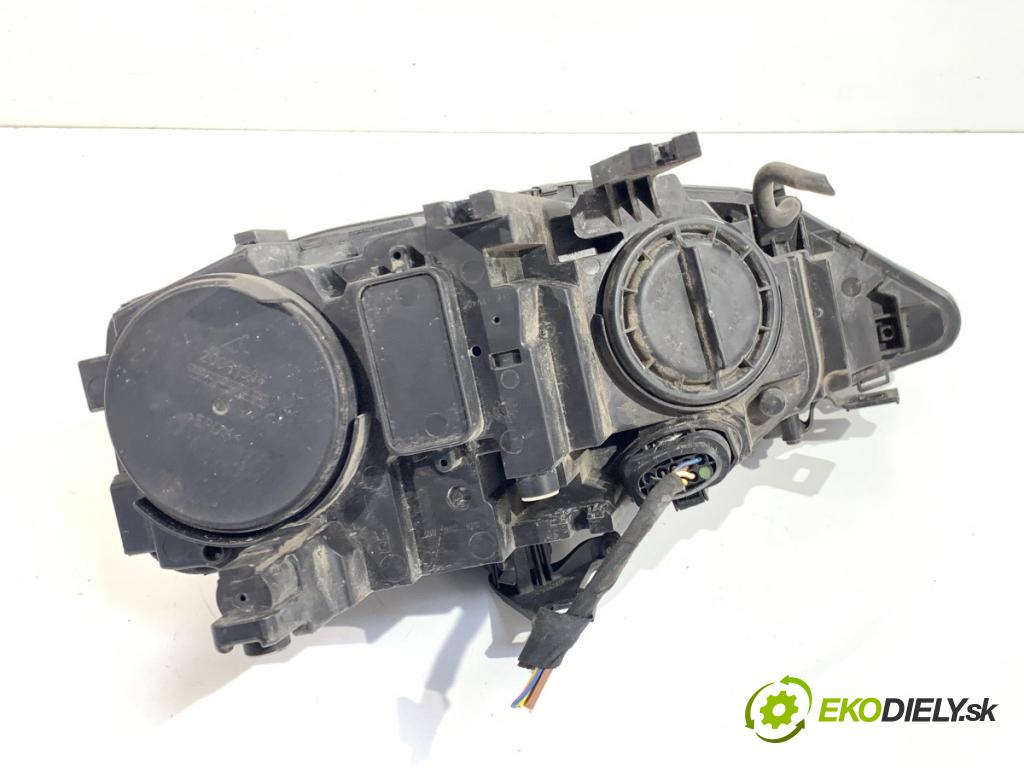 AUDI A4 B8 Kombi 2012 105 kW 2.0 TDI 1968 Svetlomet pravy predný