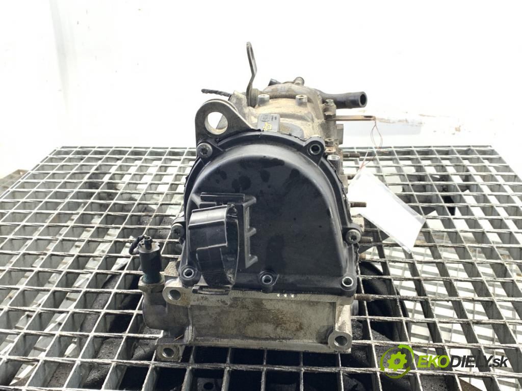 AUDI A1 8X liftback 2011 63 kW 1.2 TFSI 1197 Hlava valcov 03F103373D (Hlava valcov)